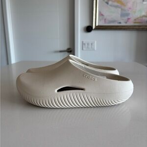 Crocs Mellow Recovery Foam Clog in BEIGE